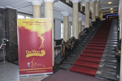 Pred začetkom - rdeč "tepih" čaka zvezde Pred začetkom - rdeč "tepih" čaka zvezde