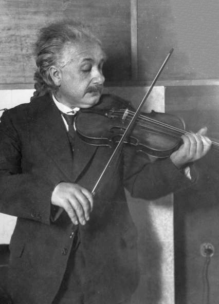 (Albert_Einstein_violin.jpg)