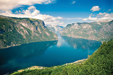 (fjord.jpg)